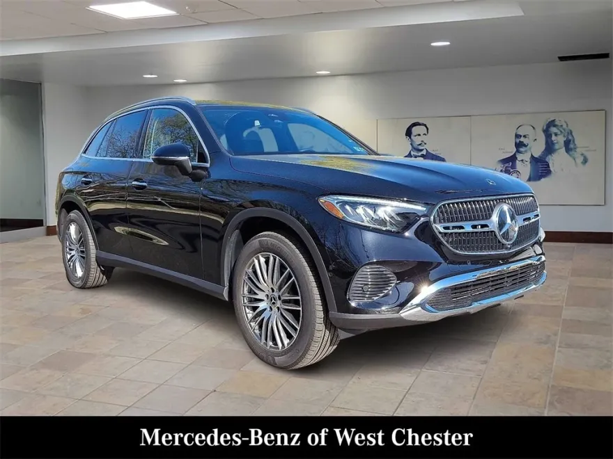 2025 Mercedes Benz GLC 300 4MATIC photo 1