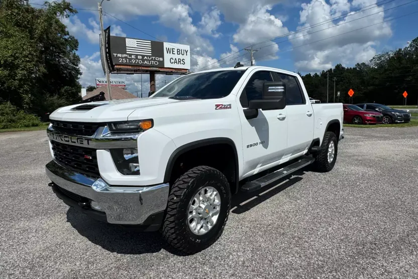 2023 Chevrolet Silverado 2500HD LT photo 1