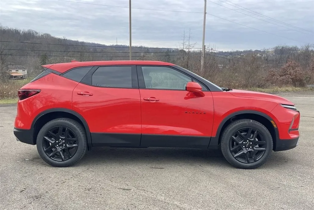 2025 Chevrolet Blazer 2LT photo 1