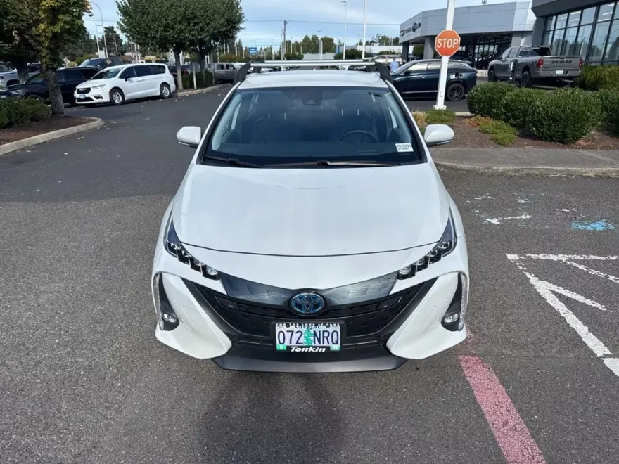 2022 Toyota Prius Prime Limited photo 1