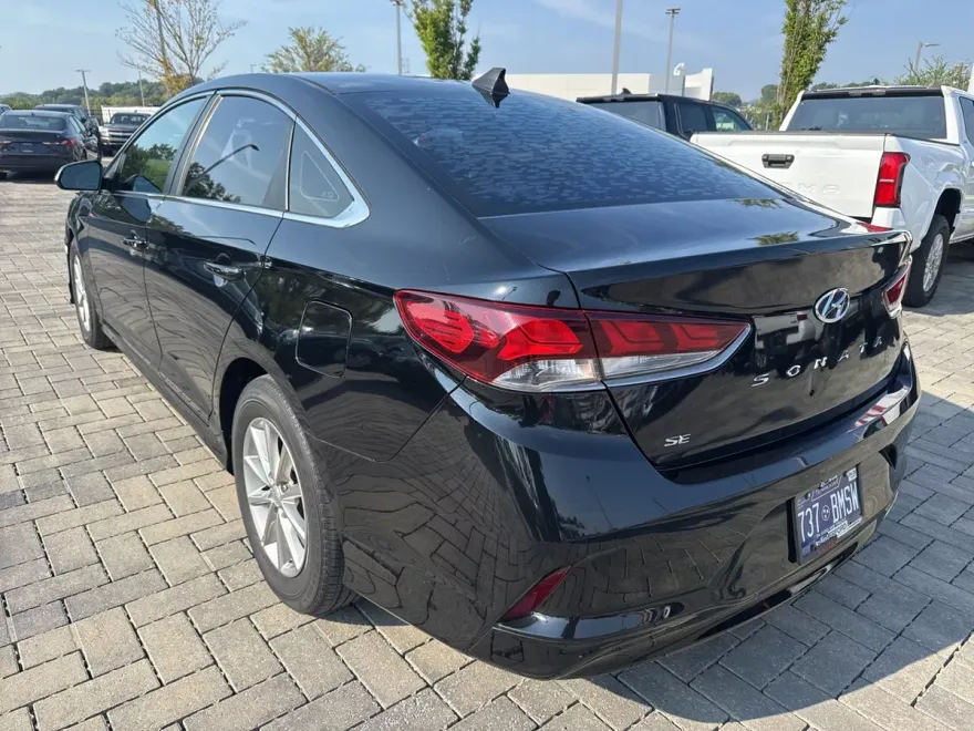 2018 Hyundai Sonata SE photo 1