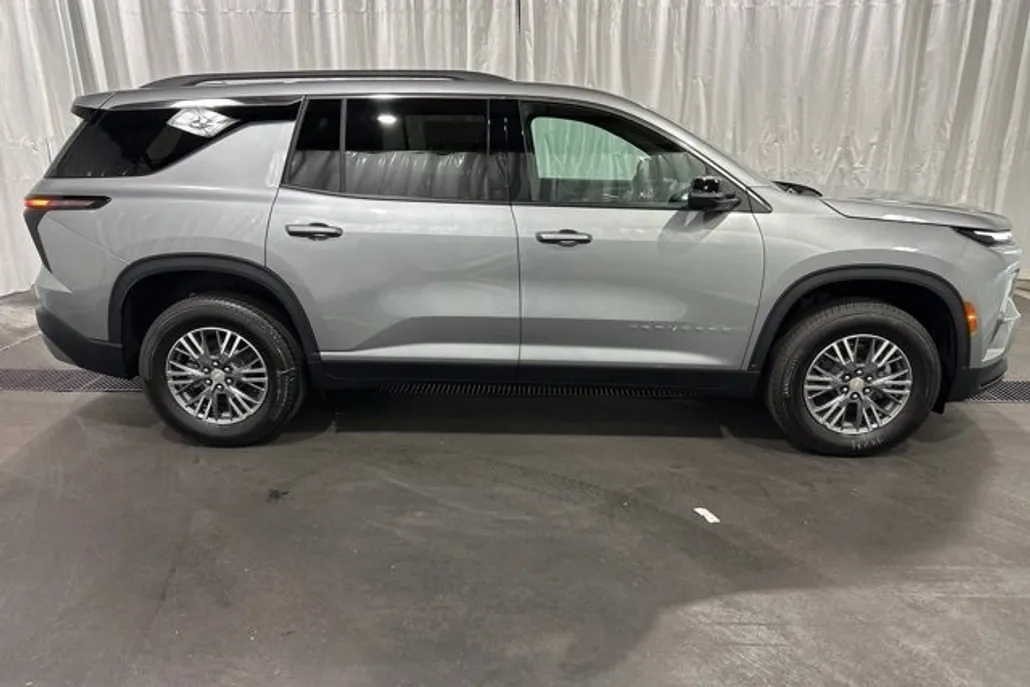 2026 Chevrolet Traverse photo 1