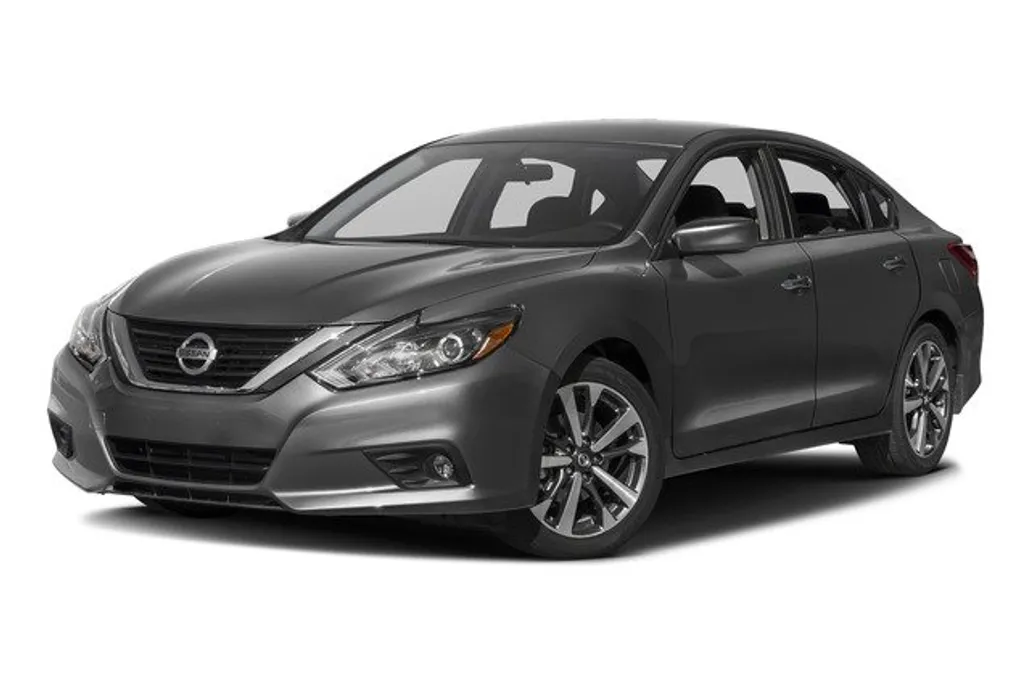 2017 Nissan Altima 2.5 SR photo 1