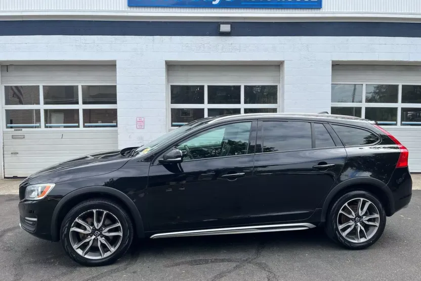 2018 Volvo V60 Cross Country T5 photo 1