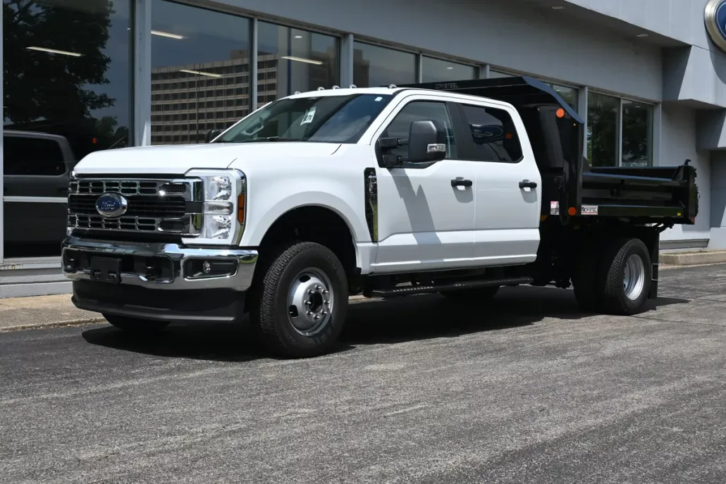 2025 Ford F-350 XL photo 1