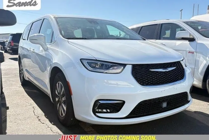 2022 Chrysler Pacifica Hybrid Touring L photo 1