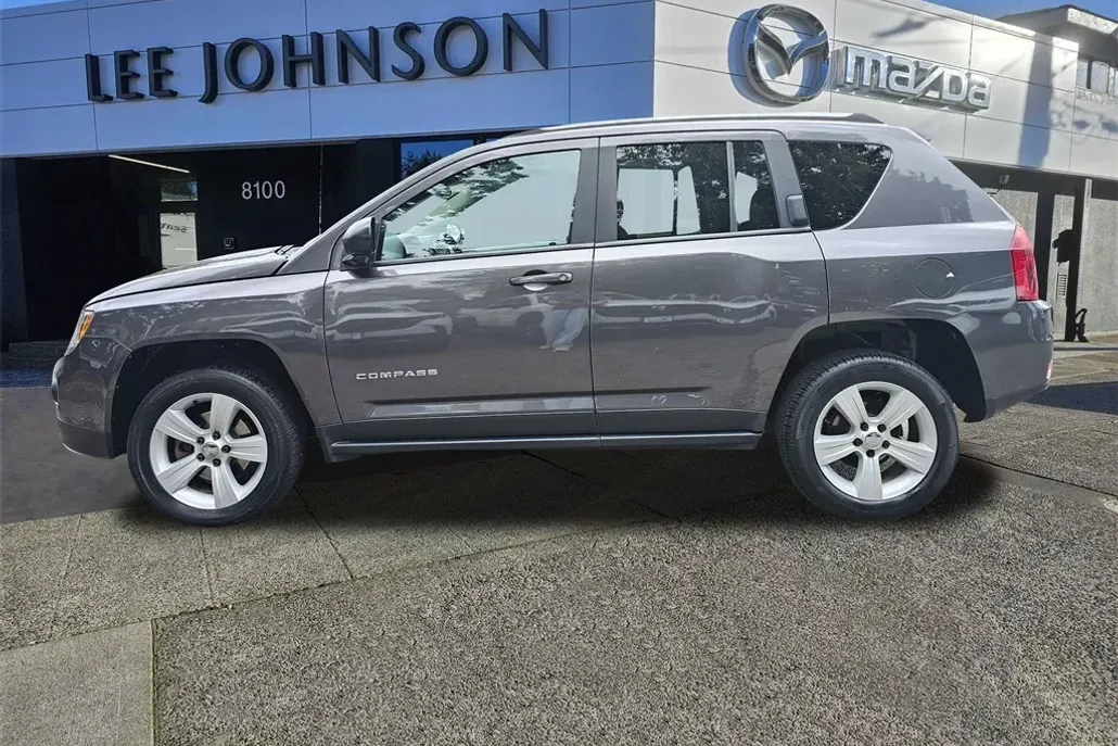 2017 Jeep Compass Sport photo 1