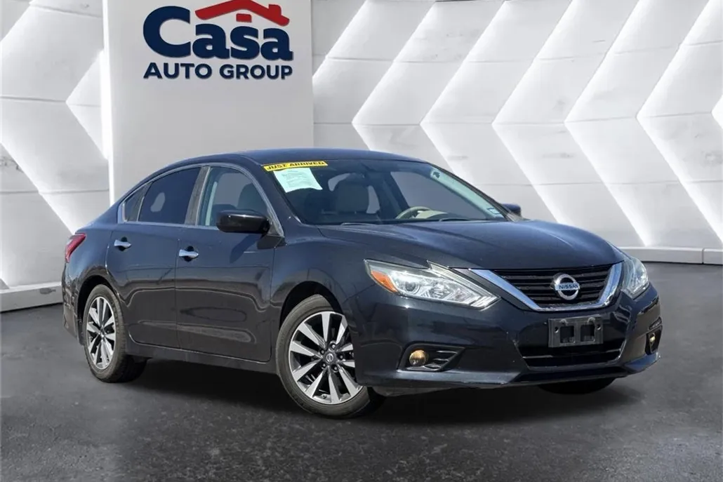 2017 Nissan Altima 2.5 SV photo 1