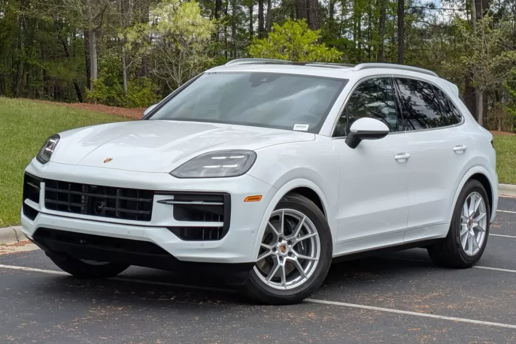 2025 Porsche Cayenne photo 1