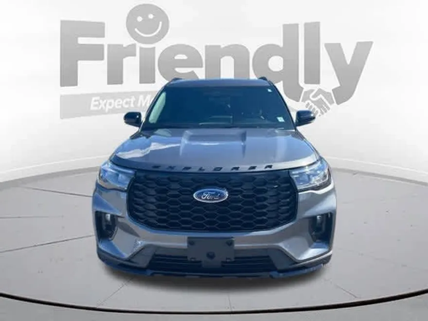 2025 Ford Explorer ST-Line photo 1