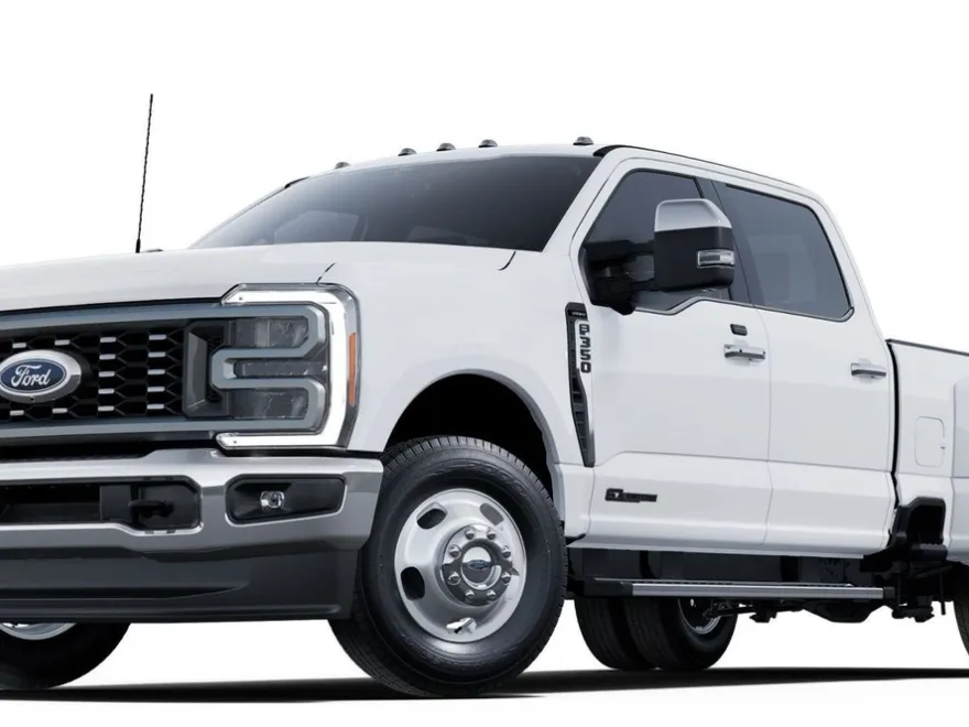 2025 Ford F-350 Lariat photo 1
