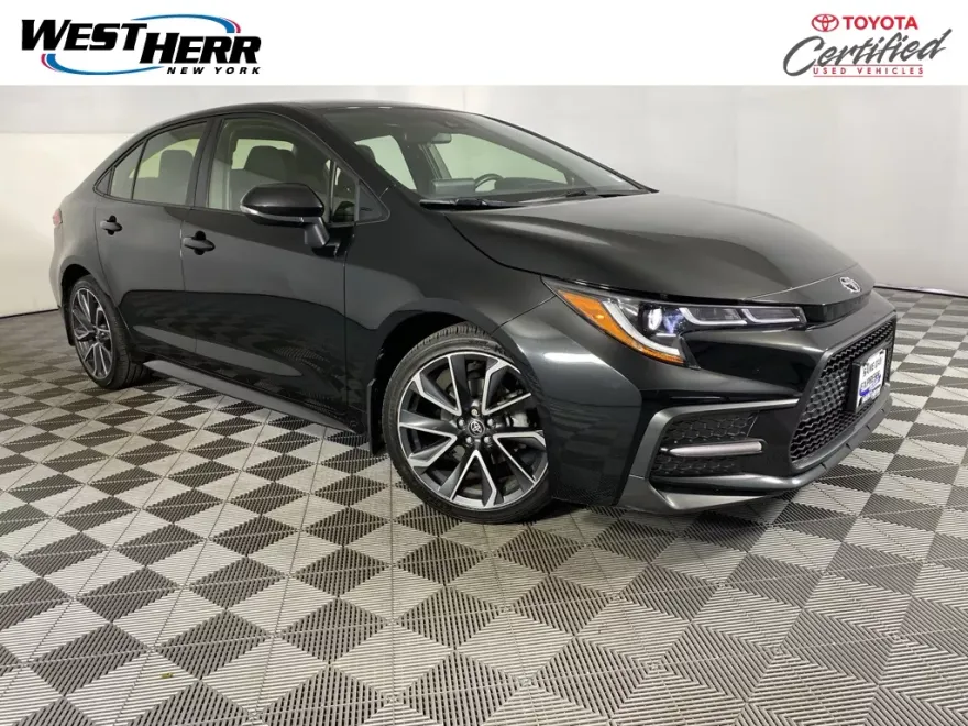 2022 Toyota Corolla SE photo 1