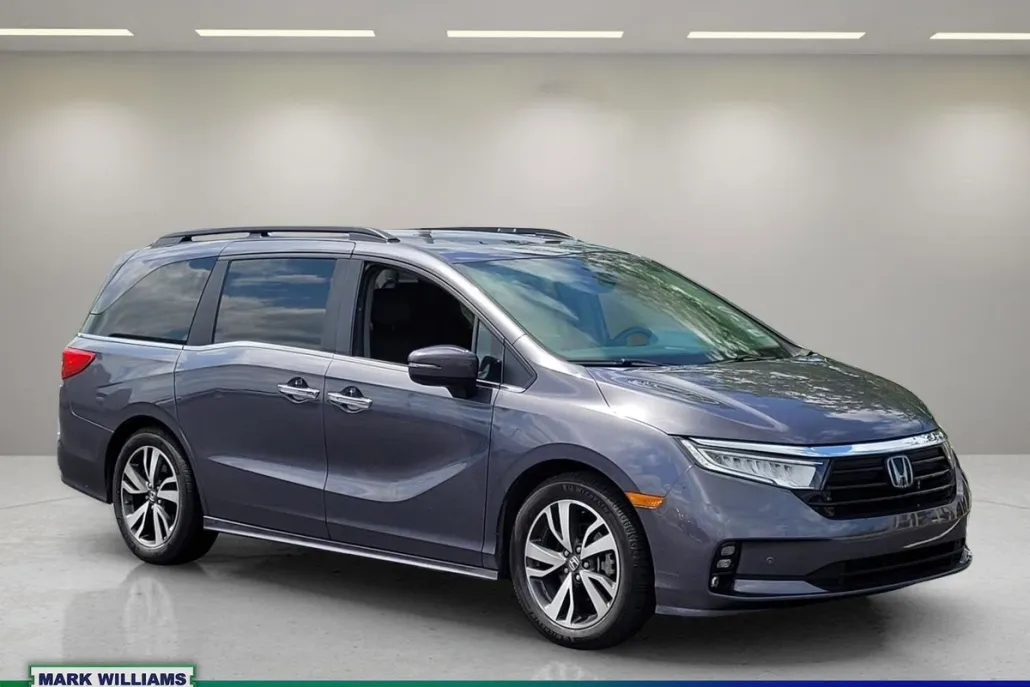 2021 Honda Odyssey Touring photo 1