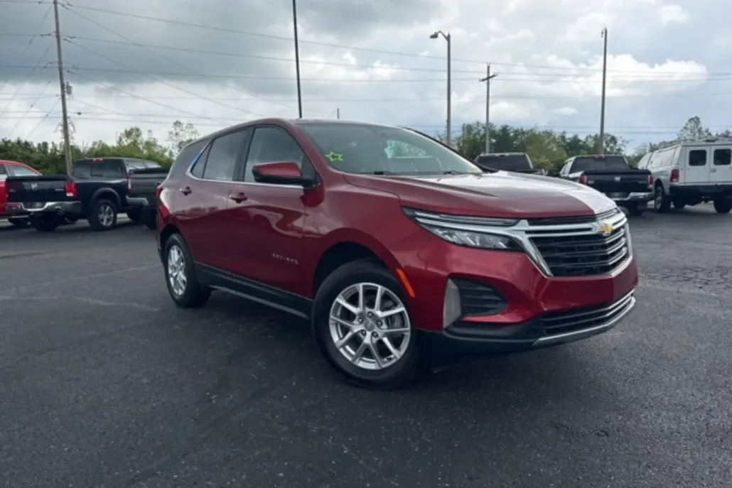 2023 Chevrolet Equinox LT photo 1