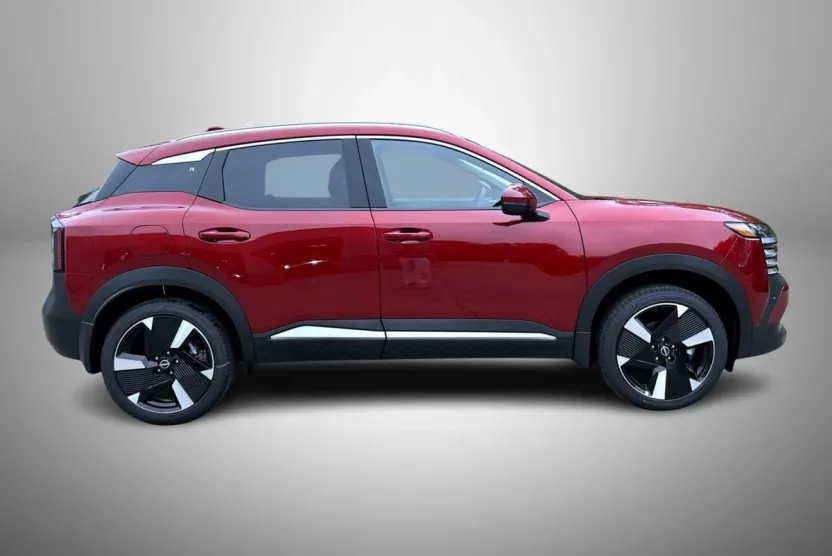 2025 Nissan Kicks SR photo 1