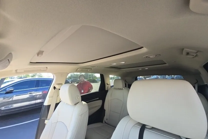 2023 Buick Enclave Premium photo 1