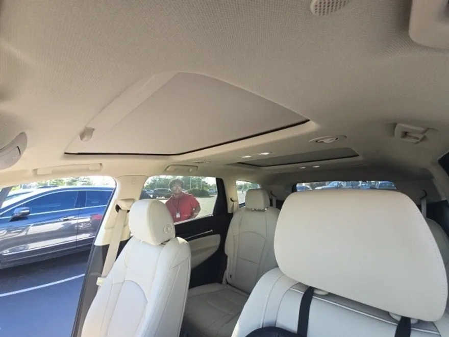 2023 Buick Enclave Premium photo 1