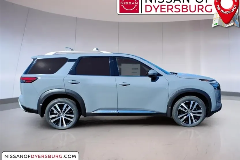 2025 Nissan Pathfinder Platinum photo 1