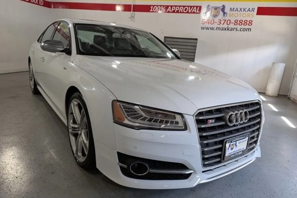 2015 Audi S8 photo 1