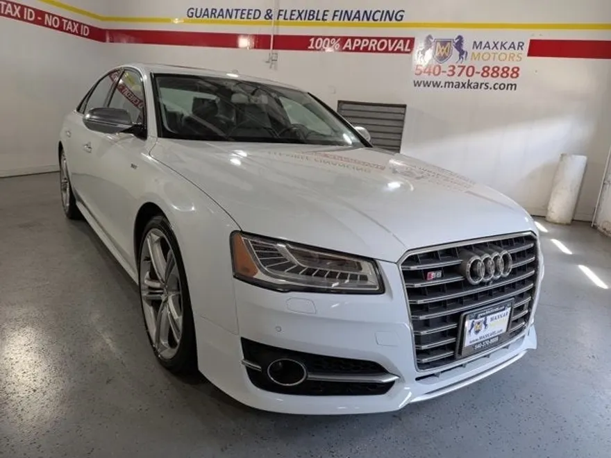 2015 Audi S8 photo 1