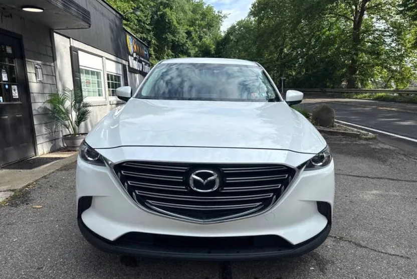 2016 Mazda CX-9 Touring photo 1
