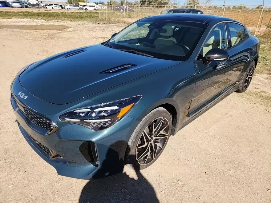 2023 Kia Stinger GT-Line photo 1
