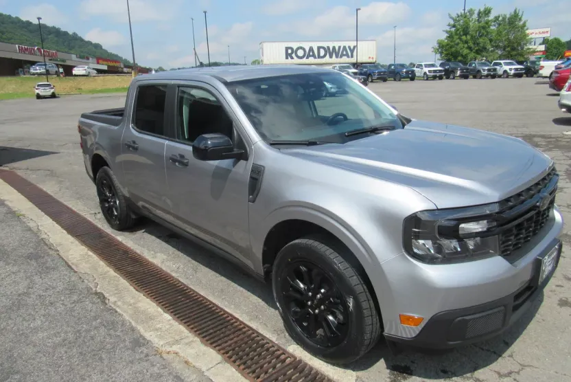 2024 Ford Maverick XLT photo 1