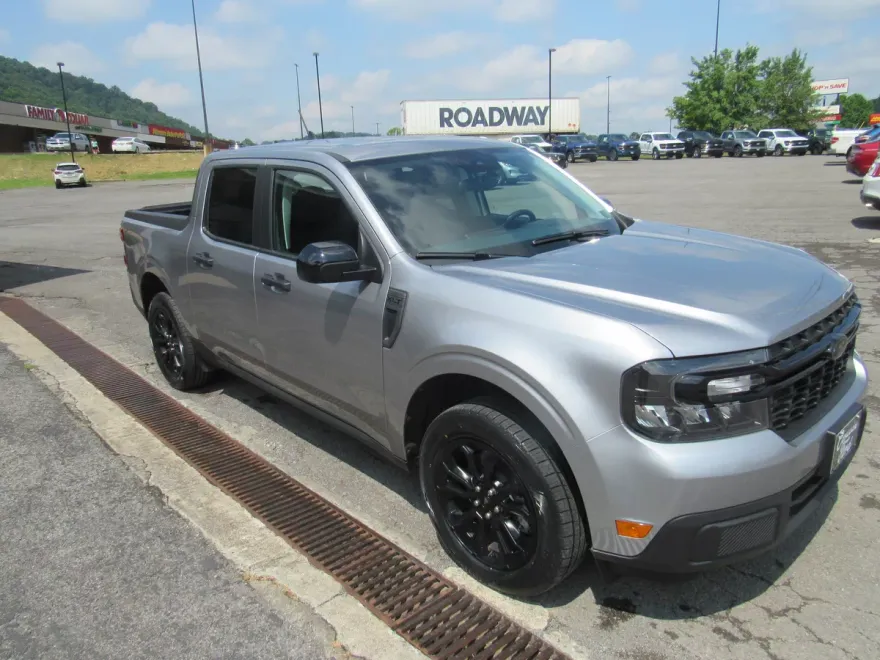 2024 Ford Maverick XLT photo 1