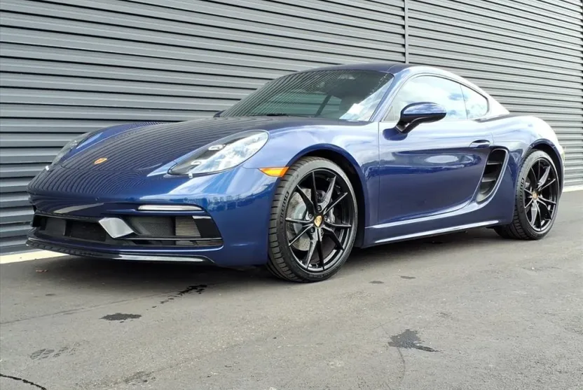 2022 Porsche Cayman T photo 1