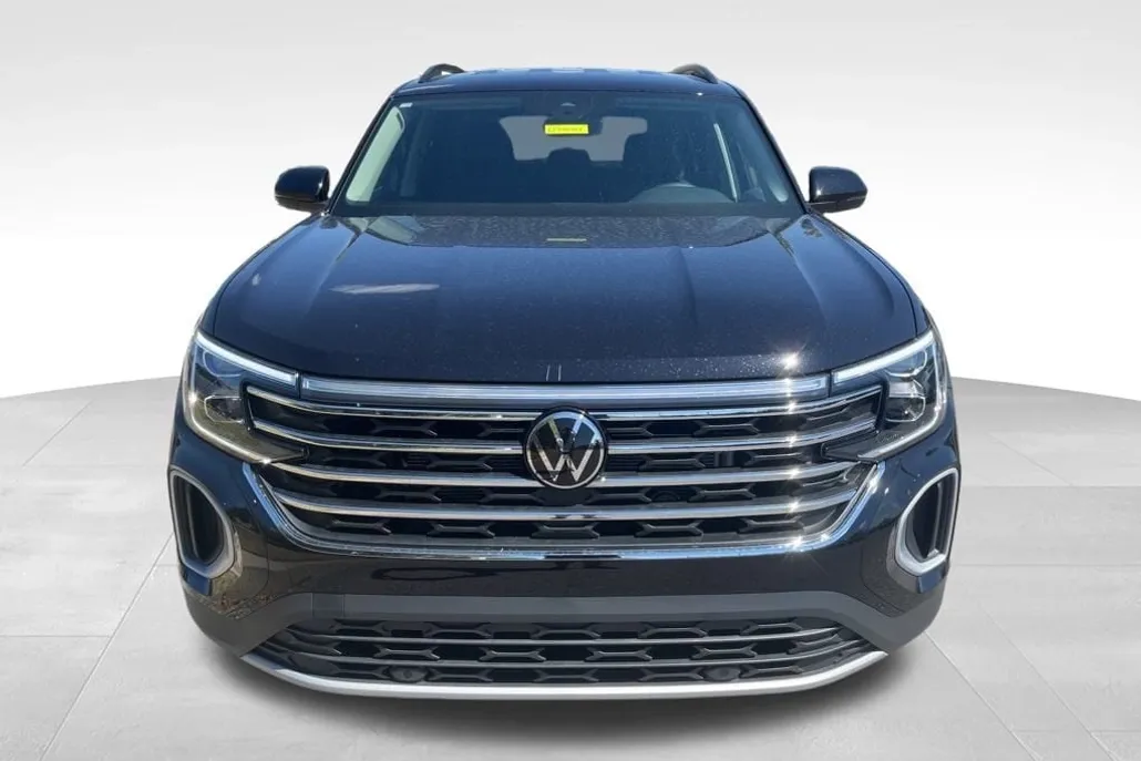 2026 Volkswagen Atlas SE photo 1
