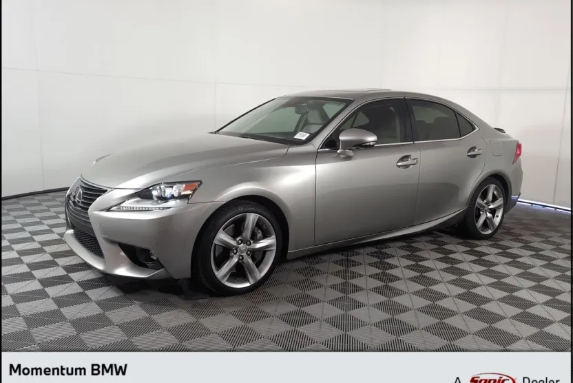 2016 Lexus IS 350 photo 1