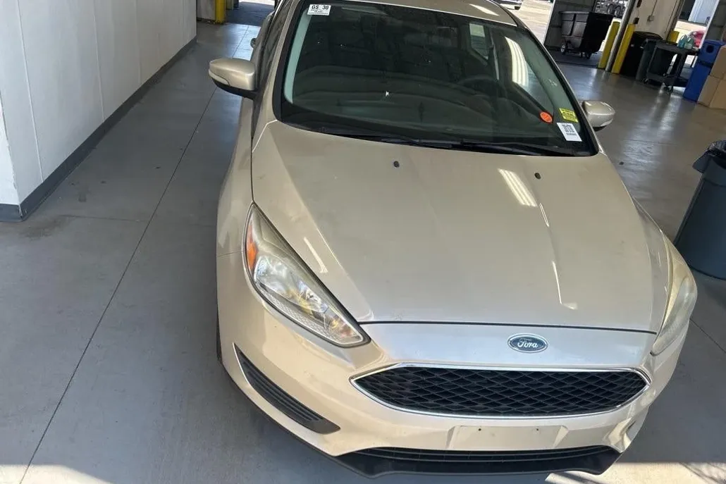 2017 Ford Focus SE photo 1