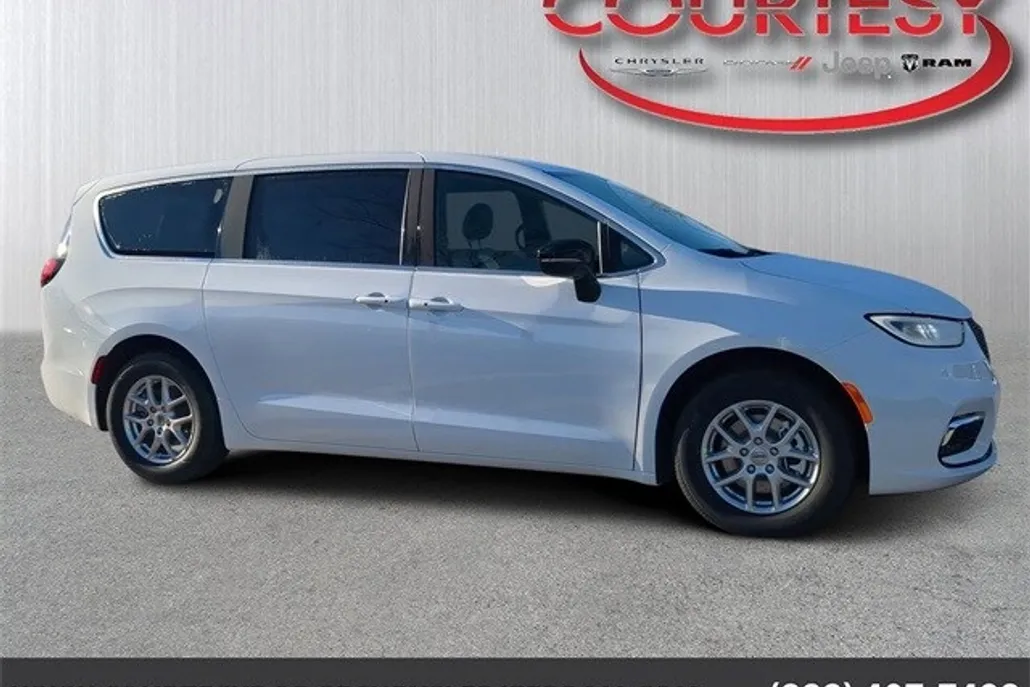 2025 Chrysler Pacifica photo 1