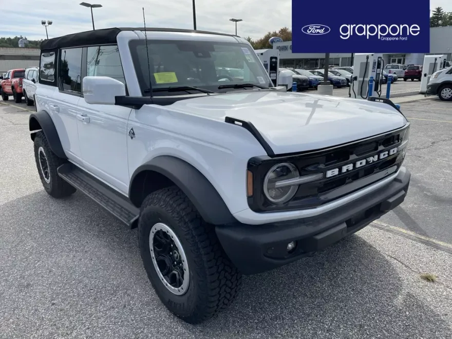 2025 Ford Bronco Outer Banks photo 1
