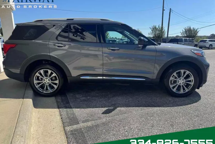 2022 Ford Explorer Limited photo 1