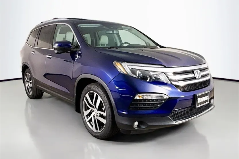 2016 Honda Pilot Touring photo 1