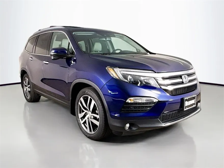 2016 Honda Pilot Touring photo 1