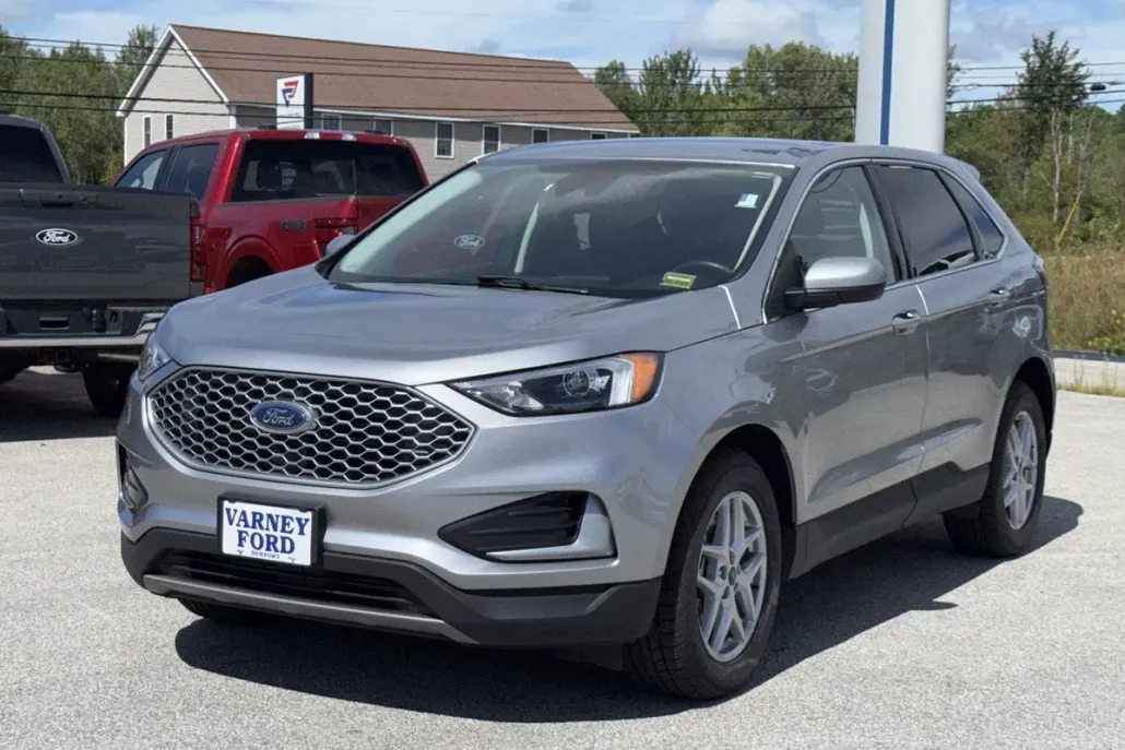 2024 Ford Edge SEL photo 1