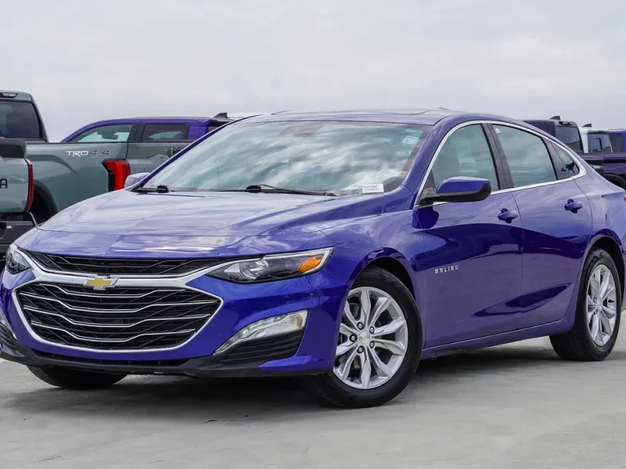 2023 Chevrolet Malibu 1LT photo 1