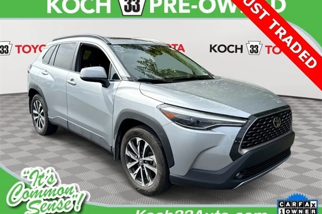 2024 Toyota Corolla Cross XLE photo 1