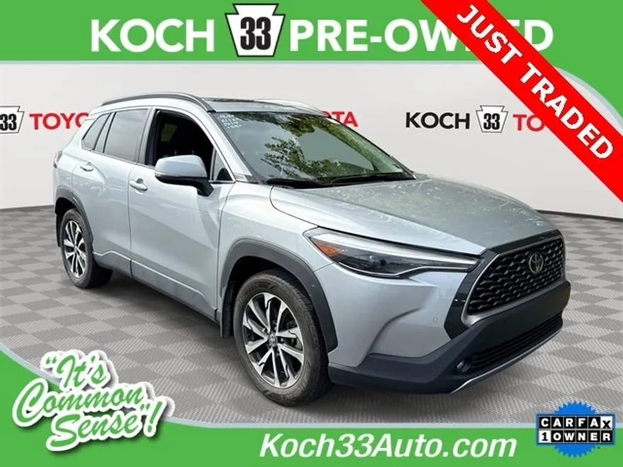 2024 Toyota Corolla Cross XLE photo 1