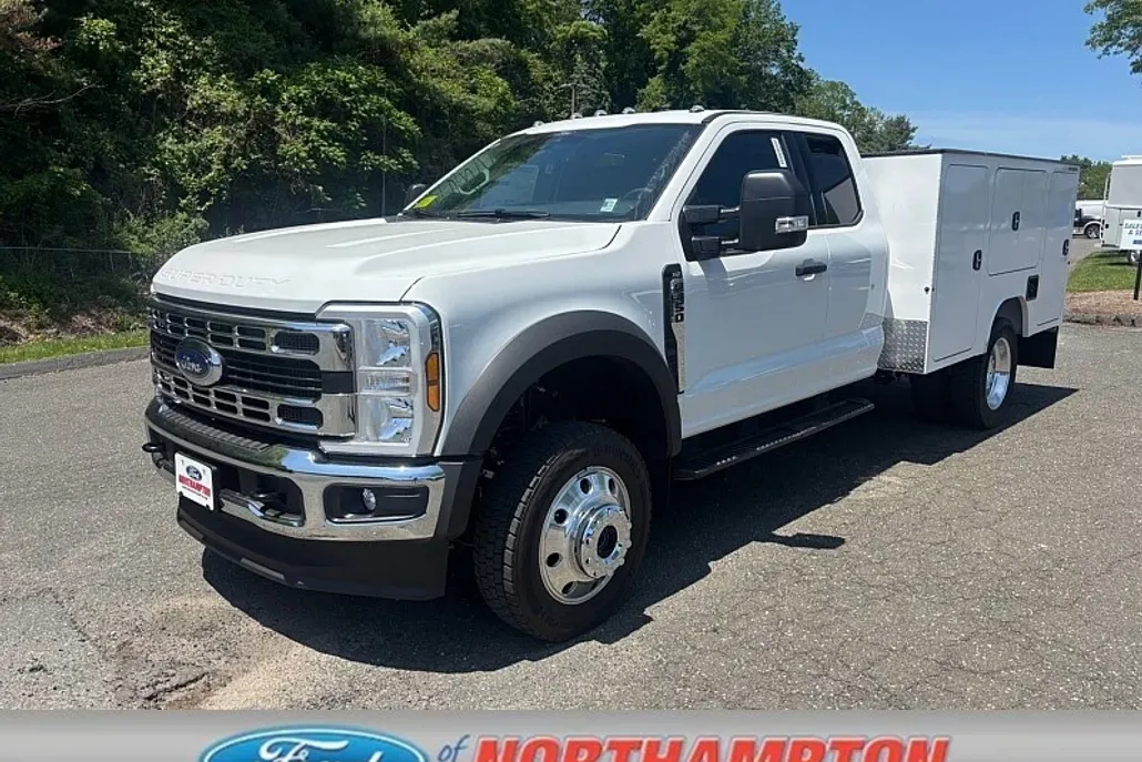 2025 Ford F-450 XLT photo 1