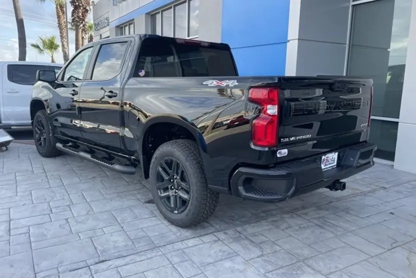 2026 Chevrolet Silverado 1500 RST photo 1