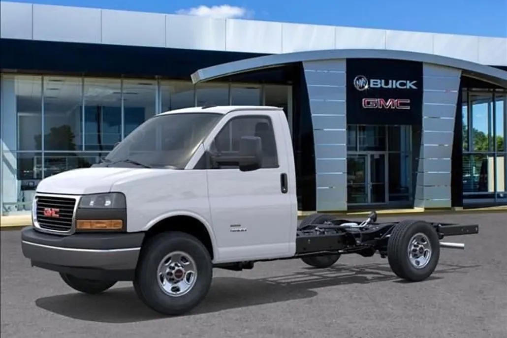 2025 Gmc Savana Cutaway 3500 photo 1