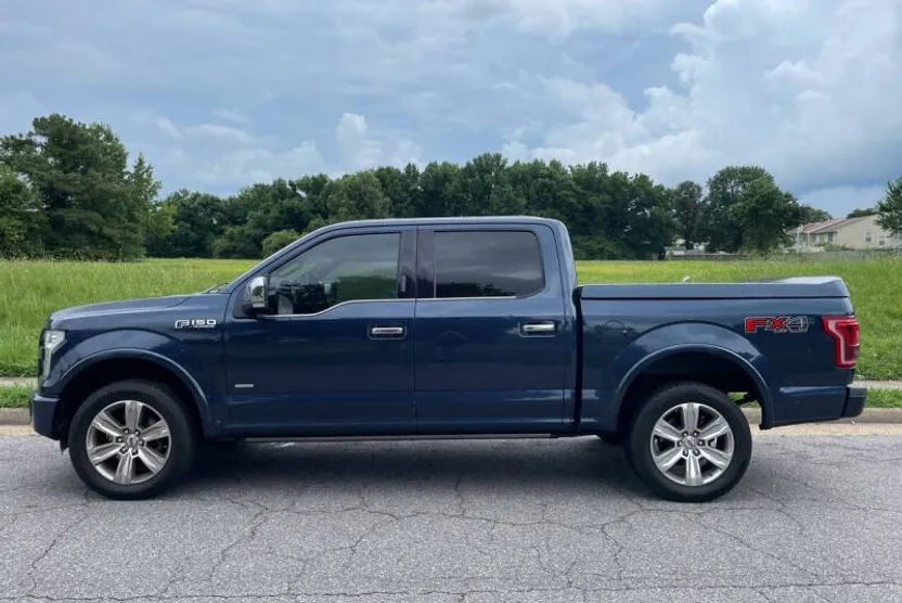 2016 Ford F-150 Platinum photo 1