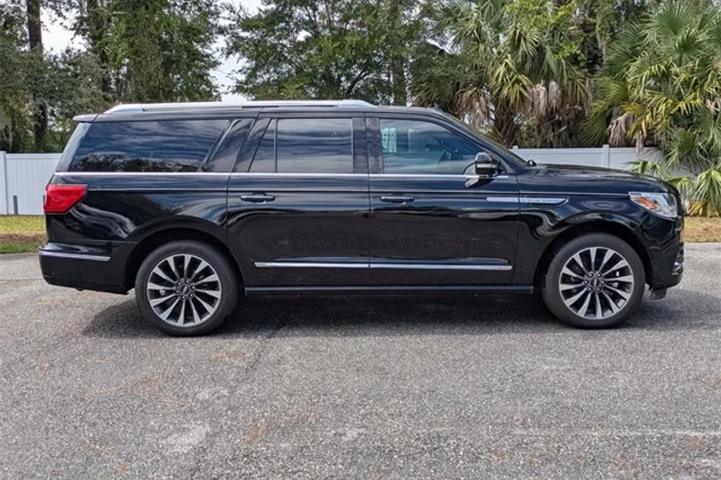 2021 Lincoln Navigator L Reserve photo 1