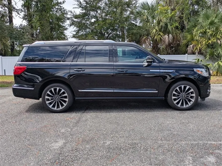 2021 Lincoln Navigator L Reserve photo 1