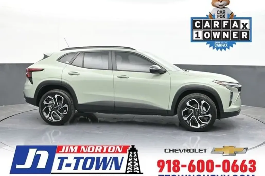 2024 Chevrolet Trax photo 1
