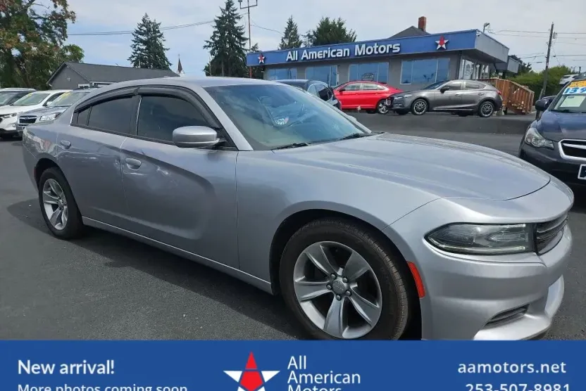 2017 Dodge Charger SXT photo 1