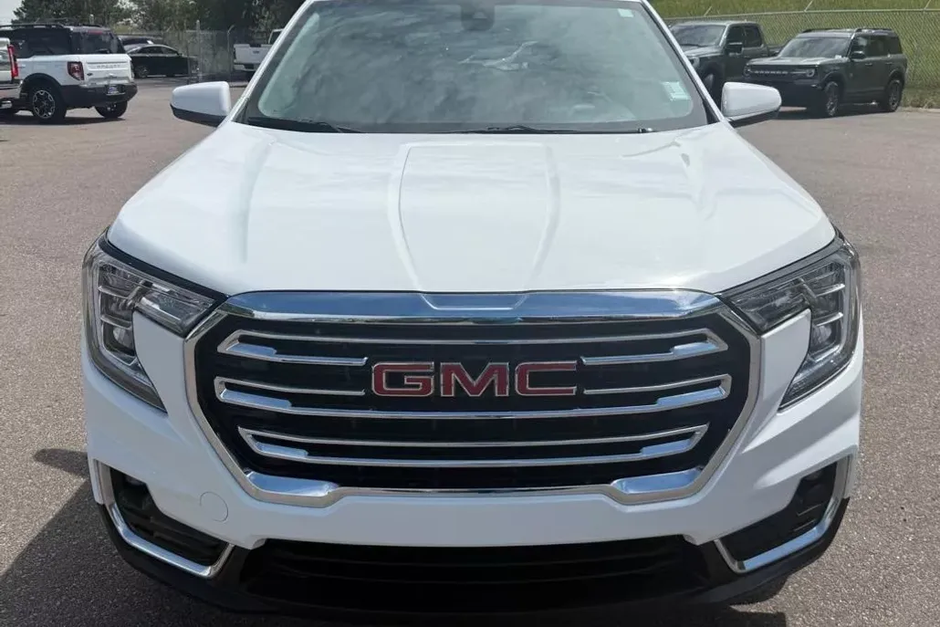 2023 Gmc Terrain SLT photo 1
